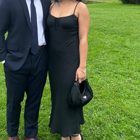 Aritzia Bellow Dress Midi - Picture 4 of 6